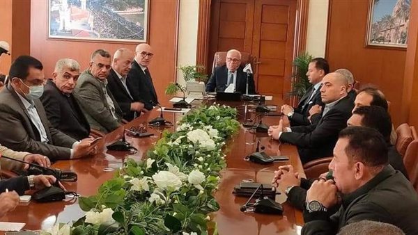 لقاء المحافظ 