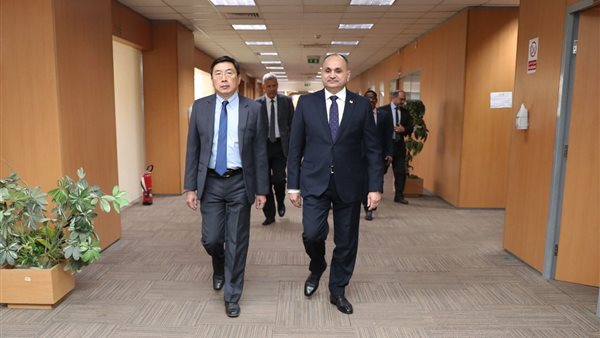 جانب من زيارة سفير