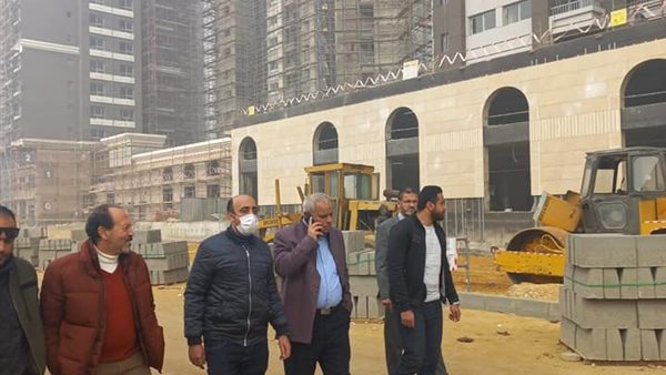 مسئولو الإسكان