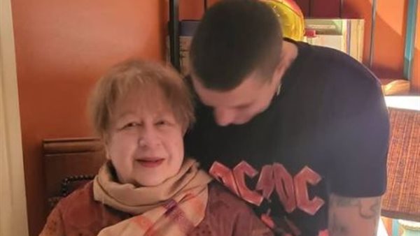 سمية الالفى وابنها