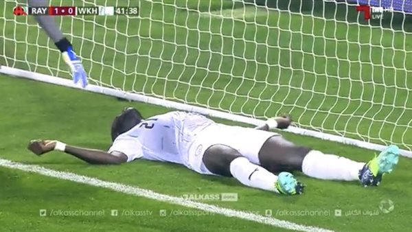 لاعب الوكرة على أرض