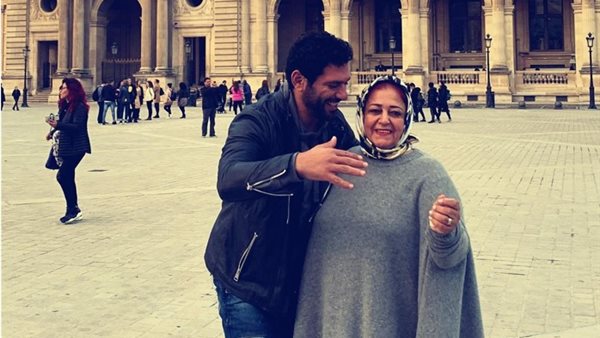 حسن الرداد ووالدته