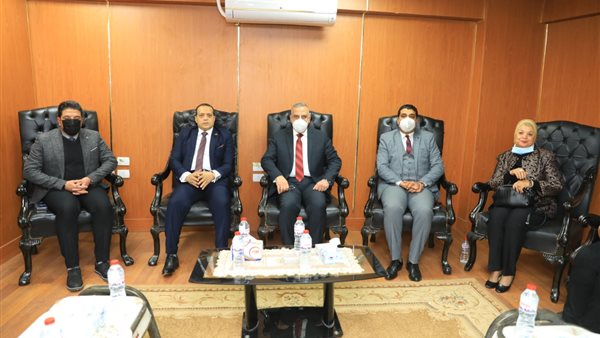 محافظ سوهاج يشهد