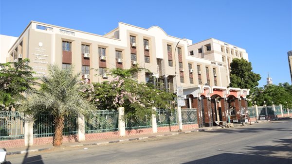 مستشفي سوهاج الجامعي