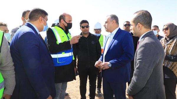 صورة من جولة المحافظ