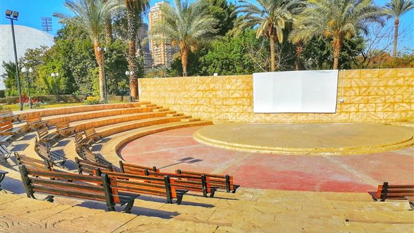 شاشة المسرح الرومانى