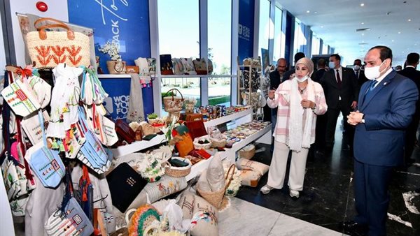 تفقد الرئيس لمعرض