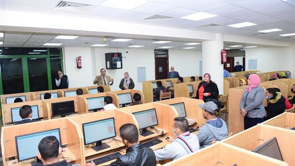 جانب من الامتحانات