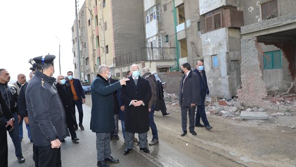 محافظ القاهرة خلال