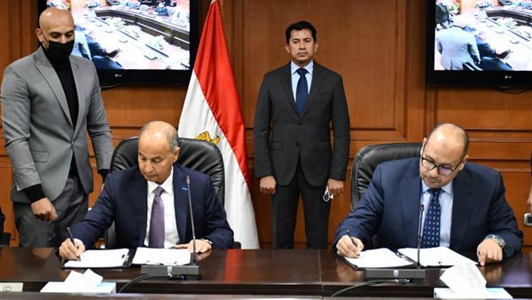 جانب من مراسم التوقيع