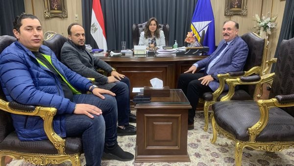 محافظ دمياط خلال