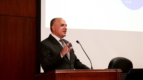 وزير الري والموارد