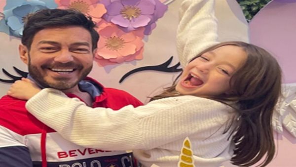 عيد ميلاد منى زاهر