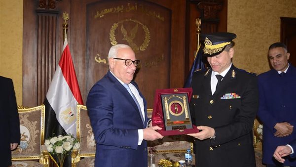 محافظ بورسعيد يكرم