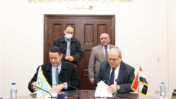 جانب من مراسم التوقيع