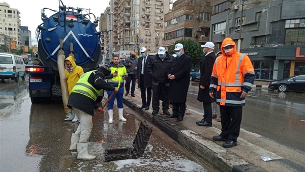 محافظ القاهرة خلال