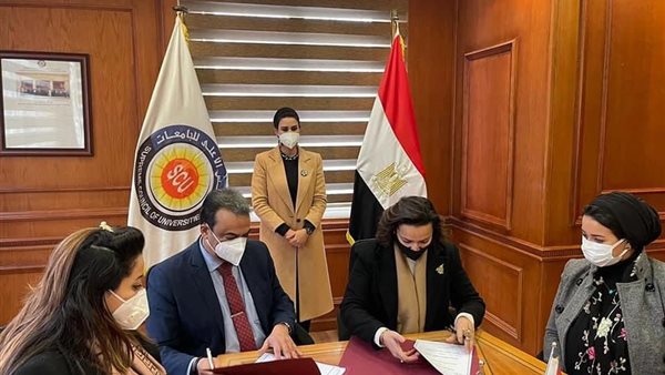 جانب من مراسم التوقيع