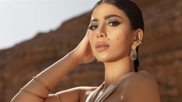 كارولين عازمي