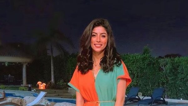 كارولين عزمى 