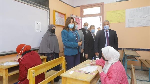 محافظ دمياط خلال