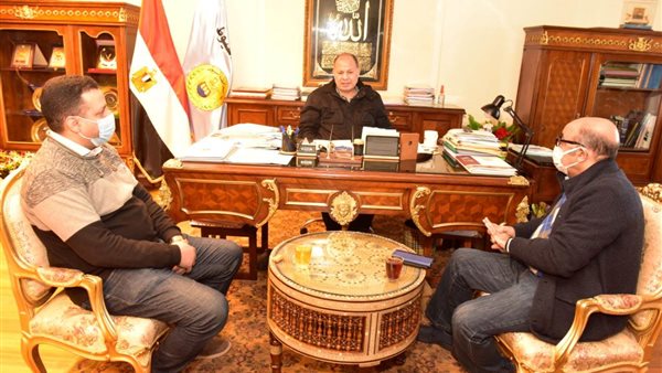 محافظ أسيوط خلال