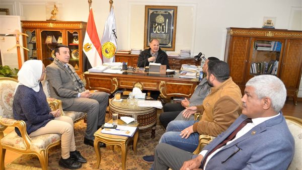 محافظ اسيوط خلال