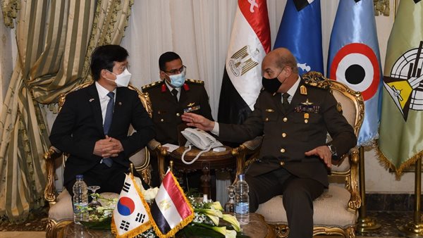 جانب من توقيع الاتفاقية