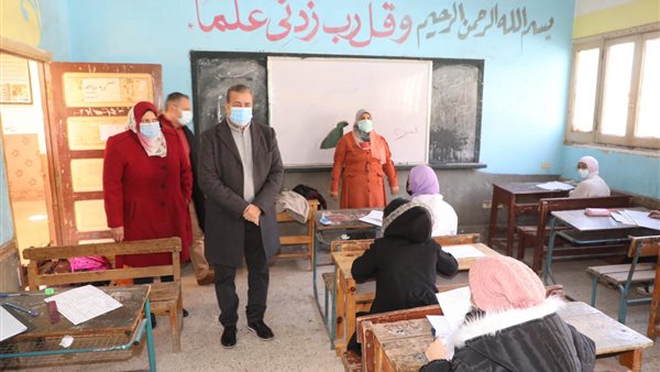 محافظ المنوفية خلال