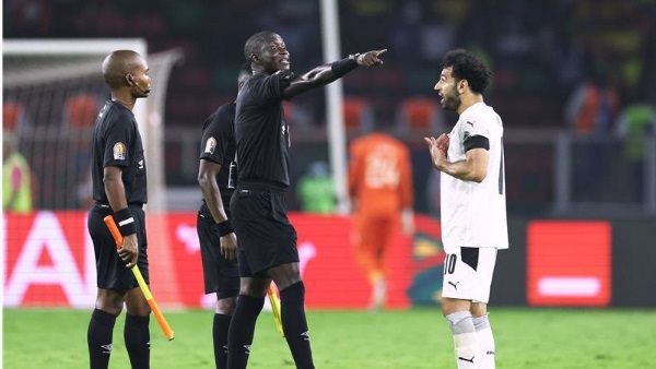 محمد صلاح ينفعل على