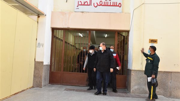 صورة من جولة المحافظ