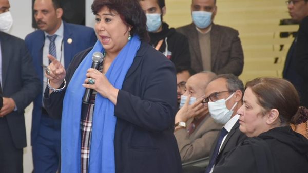 وزيرة الثقافة من