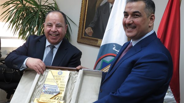 وزير المالية ومحافظ