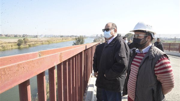 محافظ أسيوط خلال