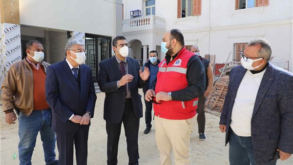 محافظ المنيا خلال