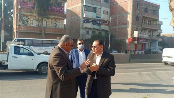 صورة من جولة المحافظ