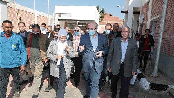 صورة من جولة المحافظ