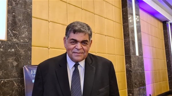 الدكتور اشرف حاتم