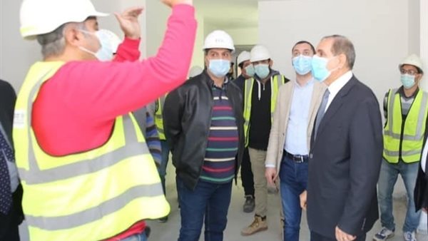 زيارة المحافظ لمعهد