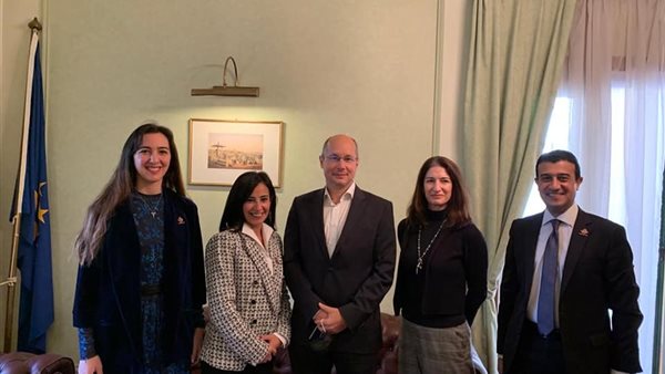 صورة من اللقاء