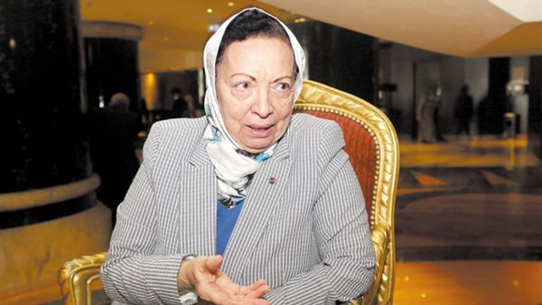 الدكتورة فوزية العشماوي