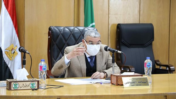 محافظ المنيا بالاجتماع