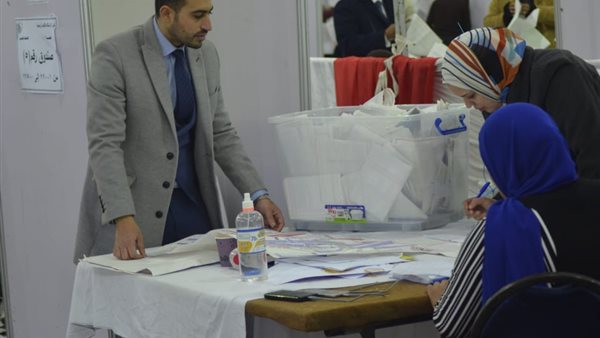 بدء فرز الأصوات في