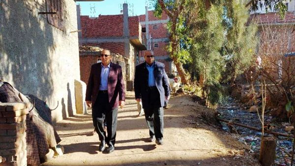 محافظ الشرقية خلال