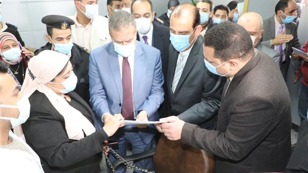 محافظ المنوفية خلال