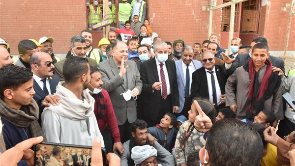 صورة من جولة المحافظ