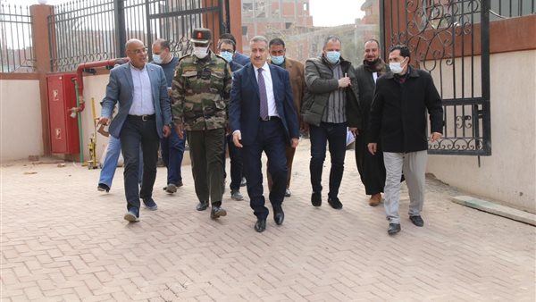 صورة من جولة المحافظ