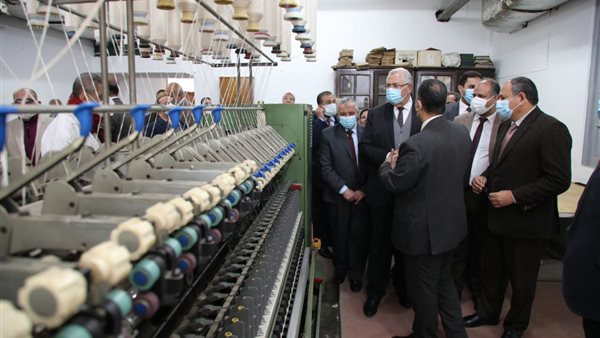 وزير الزراعة خلال