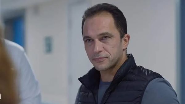 الفنان أحمد طارق