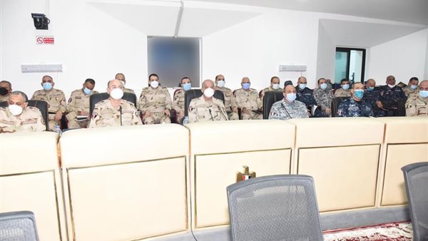 وزير الدفاع يشهد