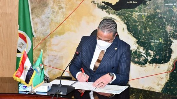 صورة: المحافظ يعتمد